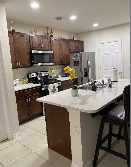 Cape Coral House: 208 SW 10th Ave