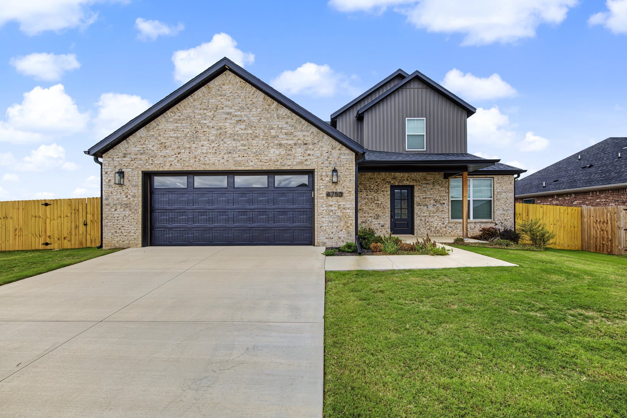 Springdale House: 4750 Cowboy St