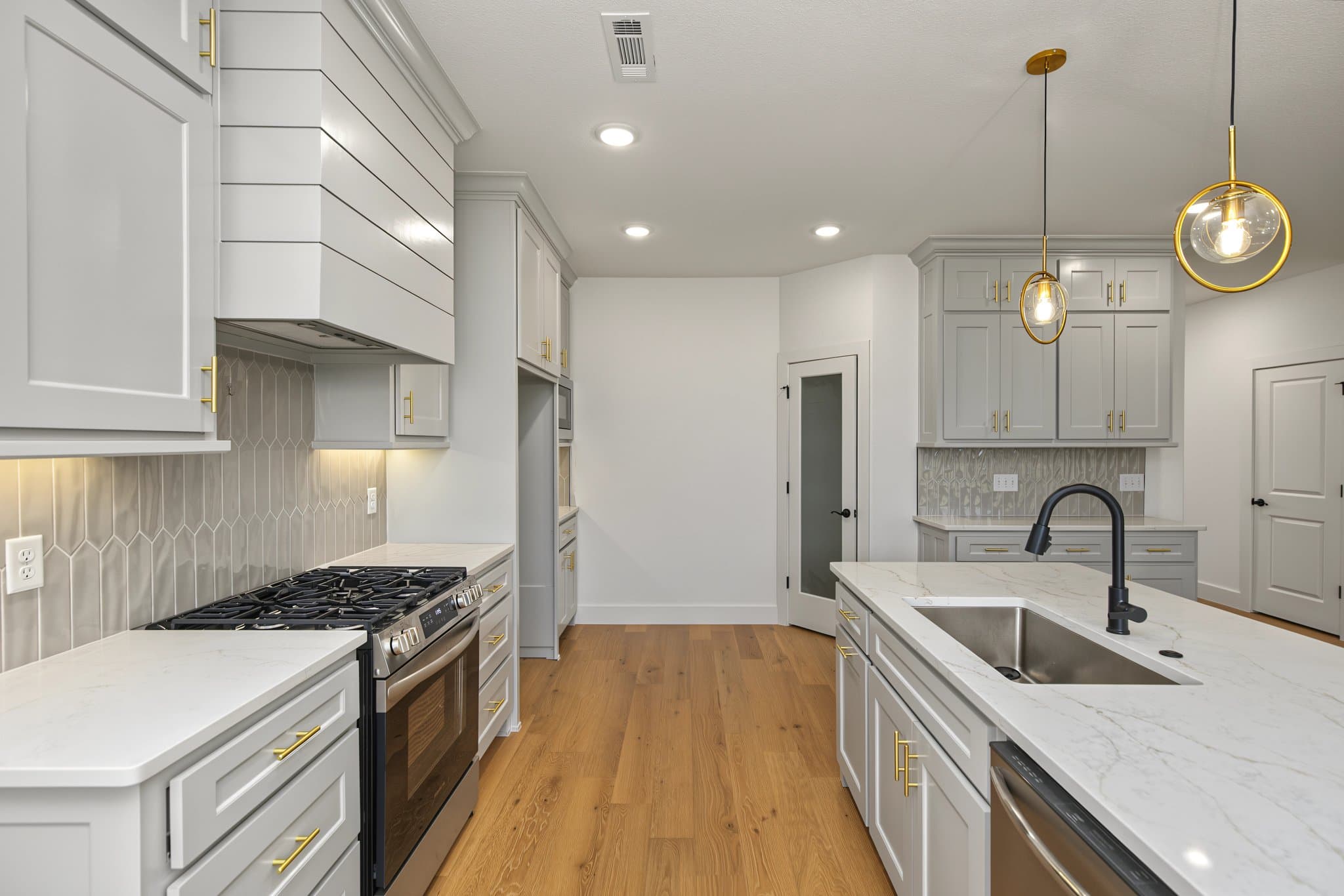 Springdale House: 4750 Cowboy St