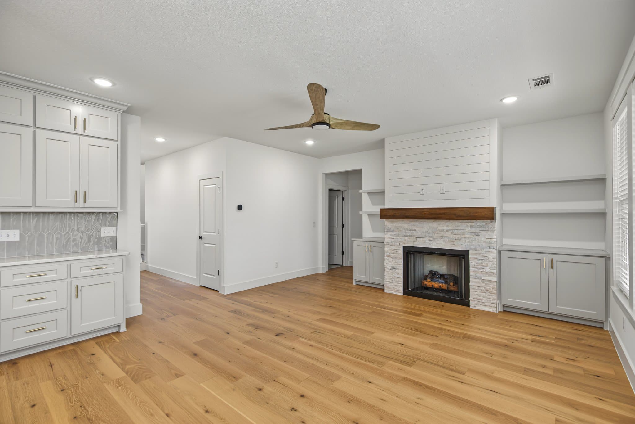 Springdale House: 4750 Cowboy St