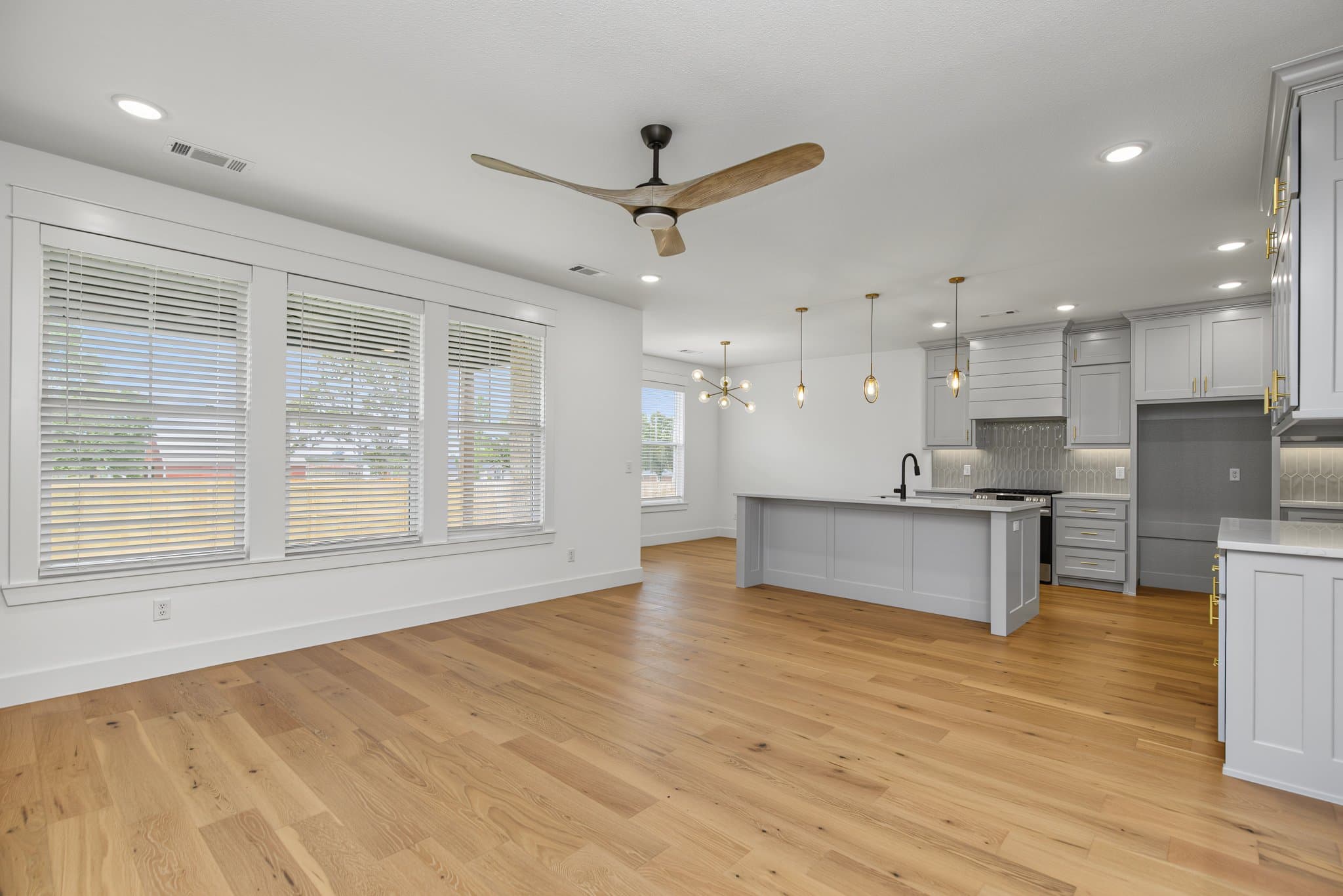 Springdale House: 4750 Cowboy St