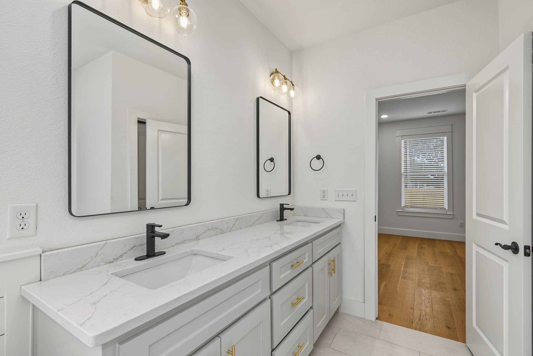Springdale House: 4750 Cowboy St