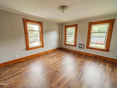 Adams Apartment: 103 Commercial St