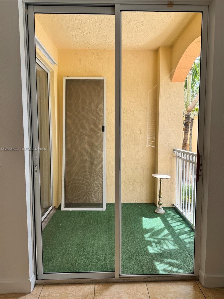 Miami Condo: 10242 NW 7th St