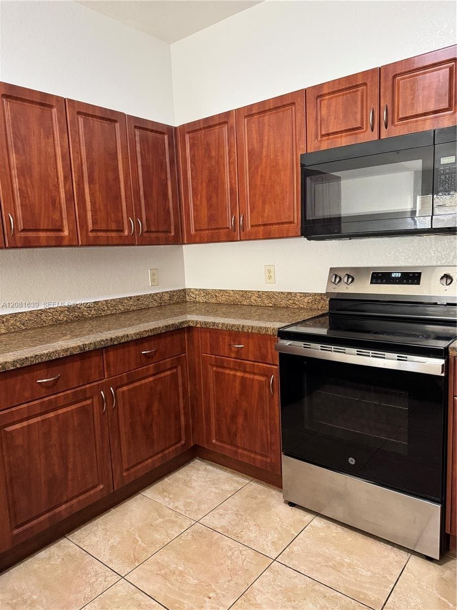Miami Condo: 10242 NW 7th St