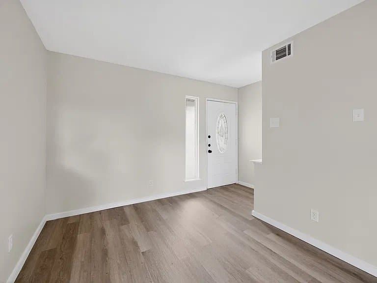 Dallas House: 8617 Flicker Ln