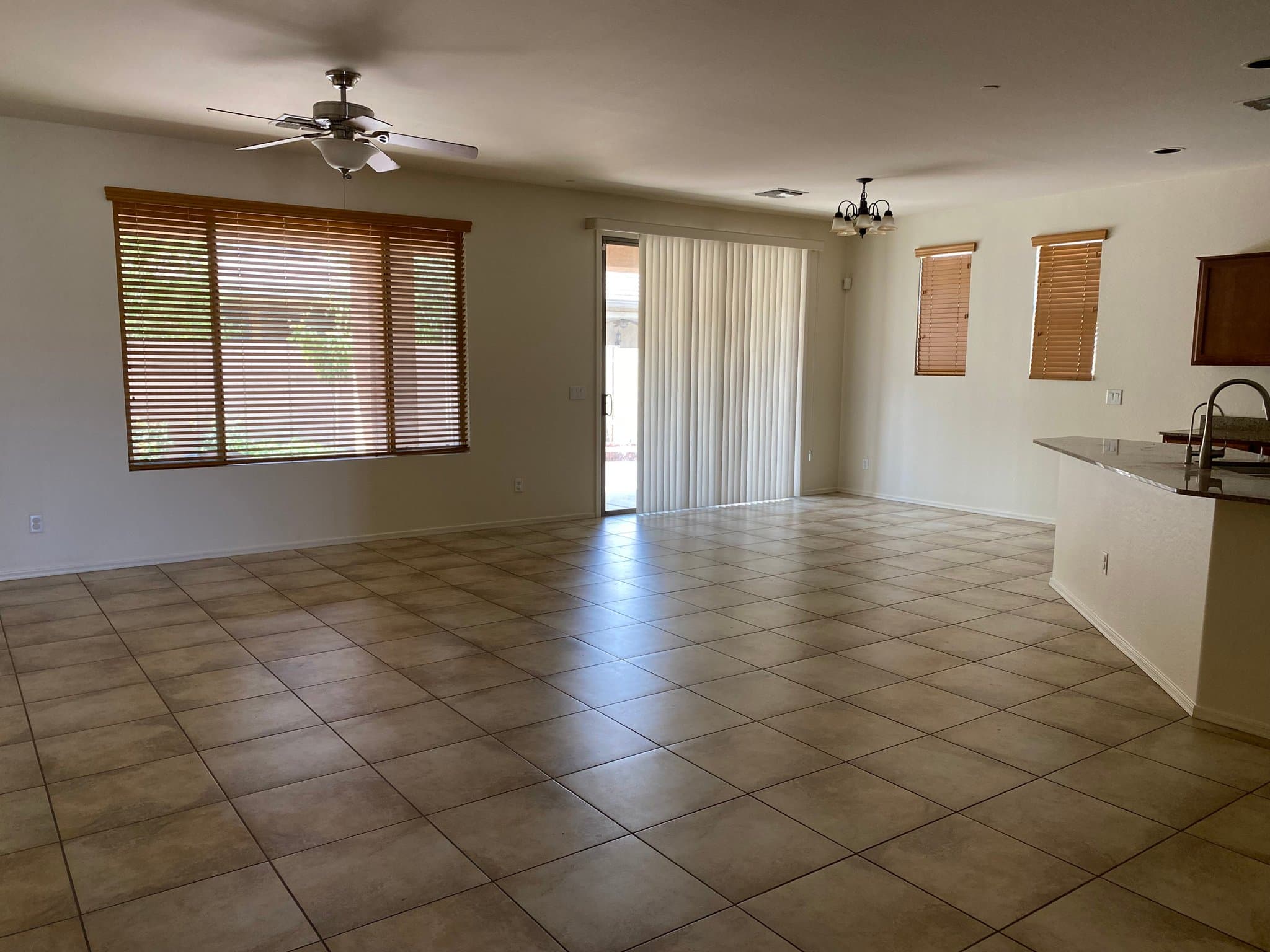Chandler House: 61 W Hackberry Dr