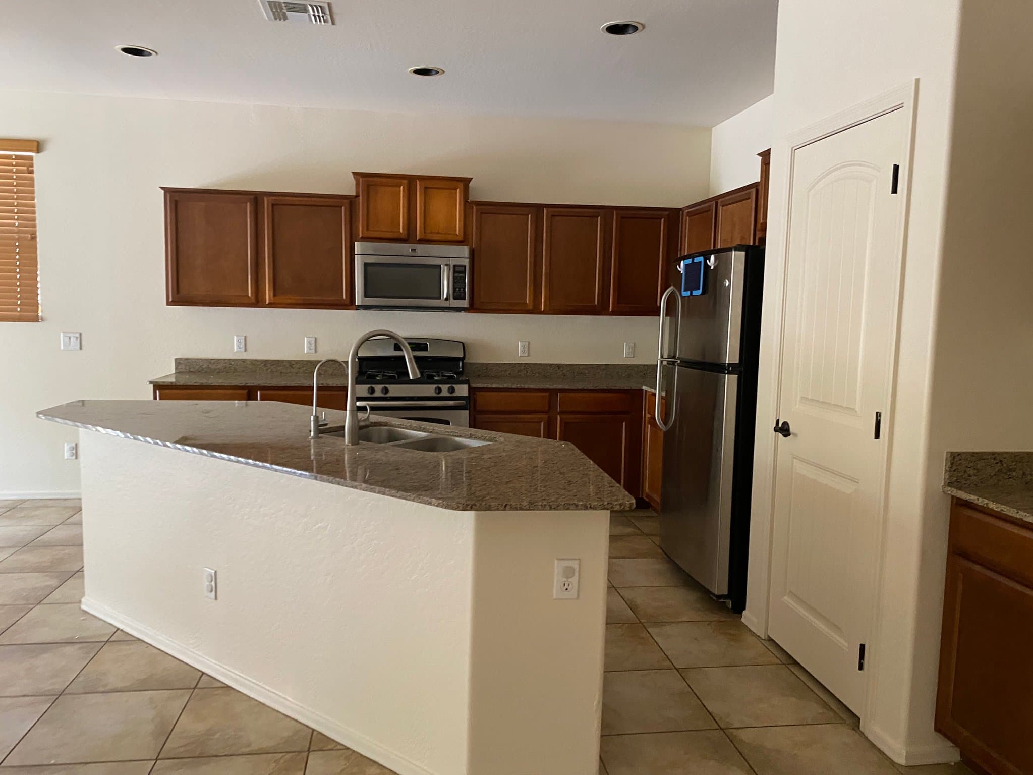 Chandler House: 61 W Hackberry Dr