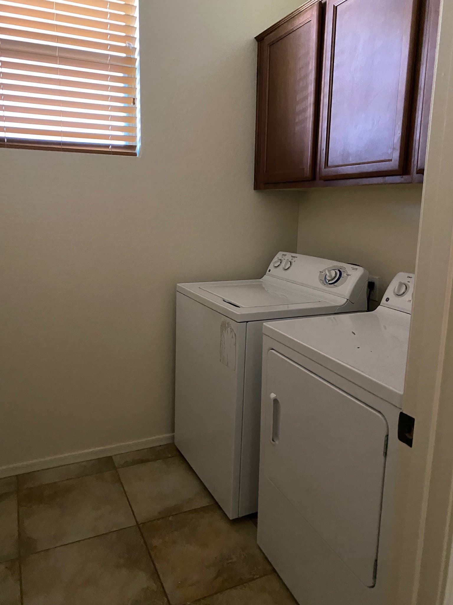 Chandler House: 61 W Hackberry Dr