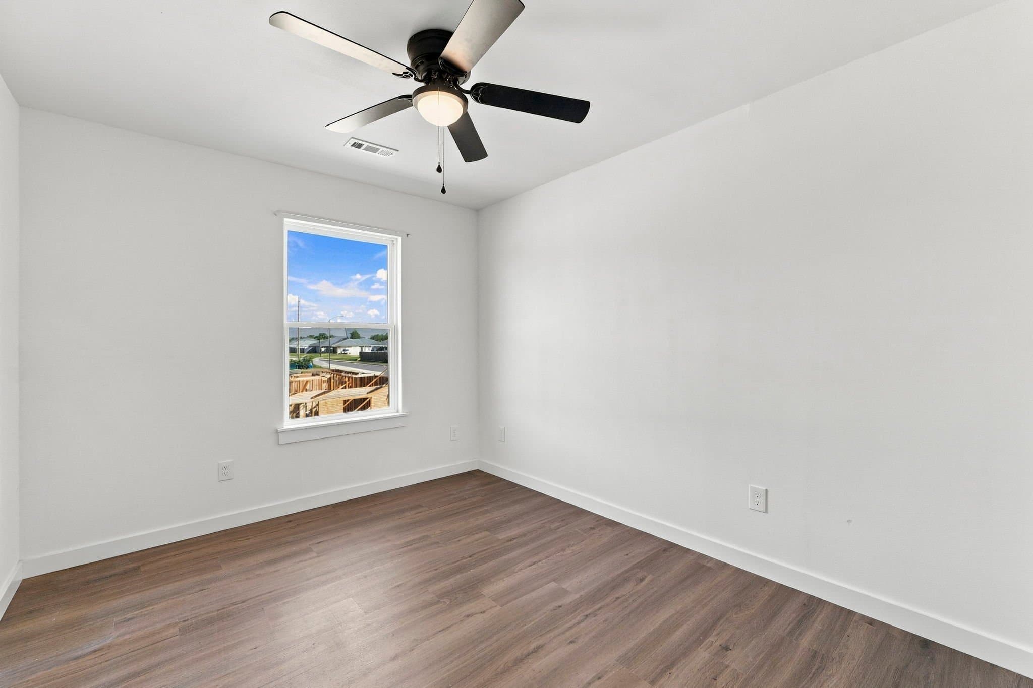 Siloam Springs Apartment: 820 S Timothy St