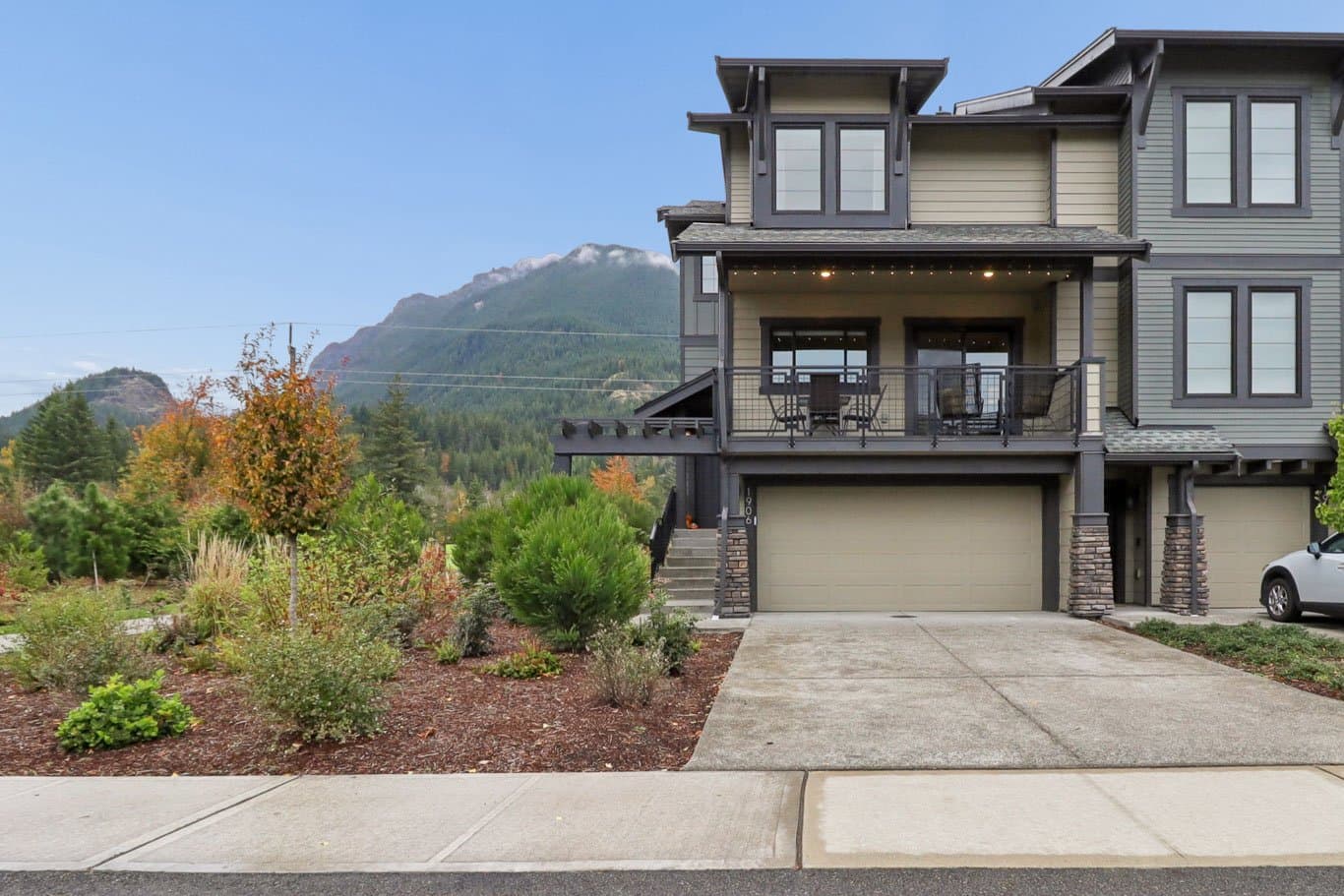 North Bend Townhome: 1906 SE 12th St