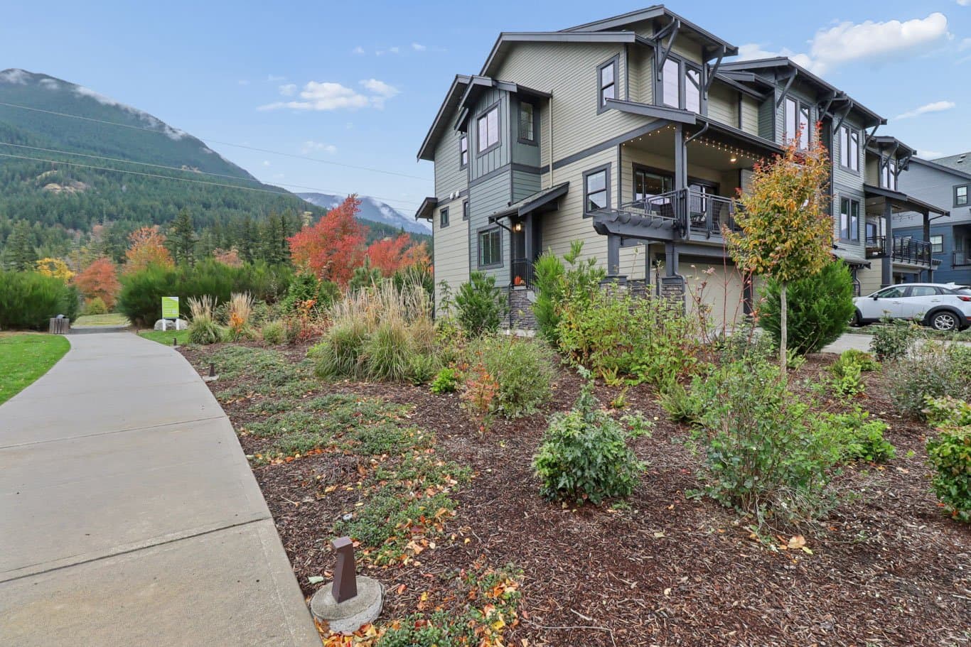 North Bend Townhome: 1906 SE 12th St