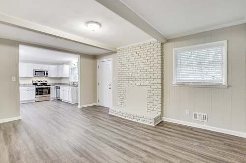 Dallas House: 8618 Flicker Ln,