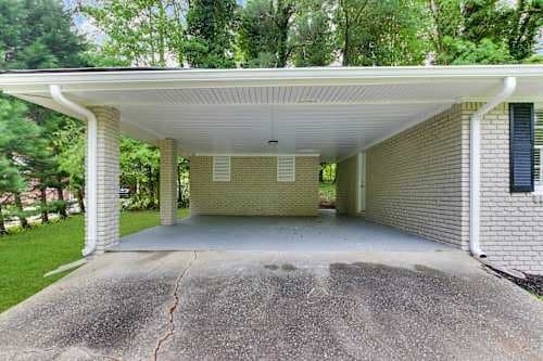 Dallas House: 8618 Flicker Ln,