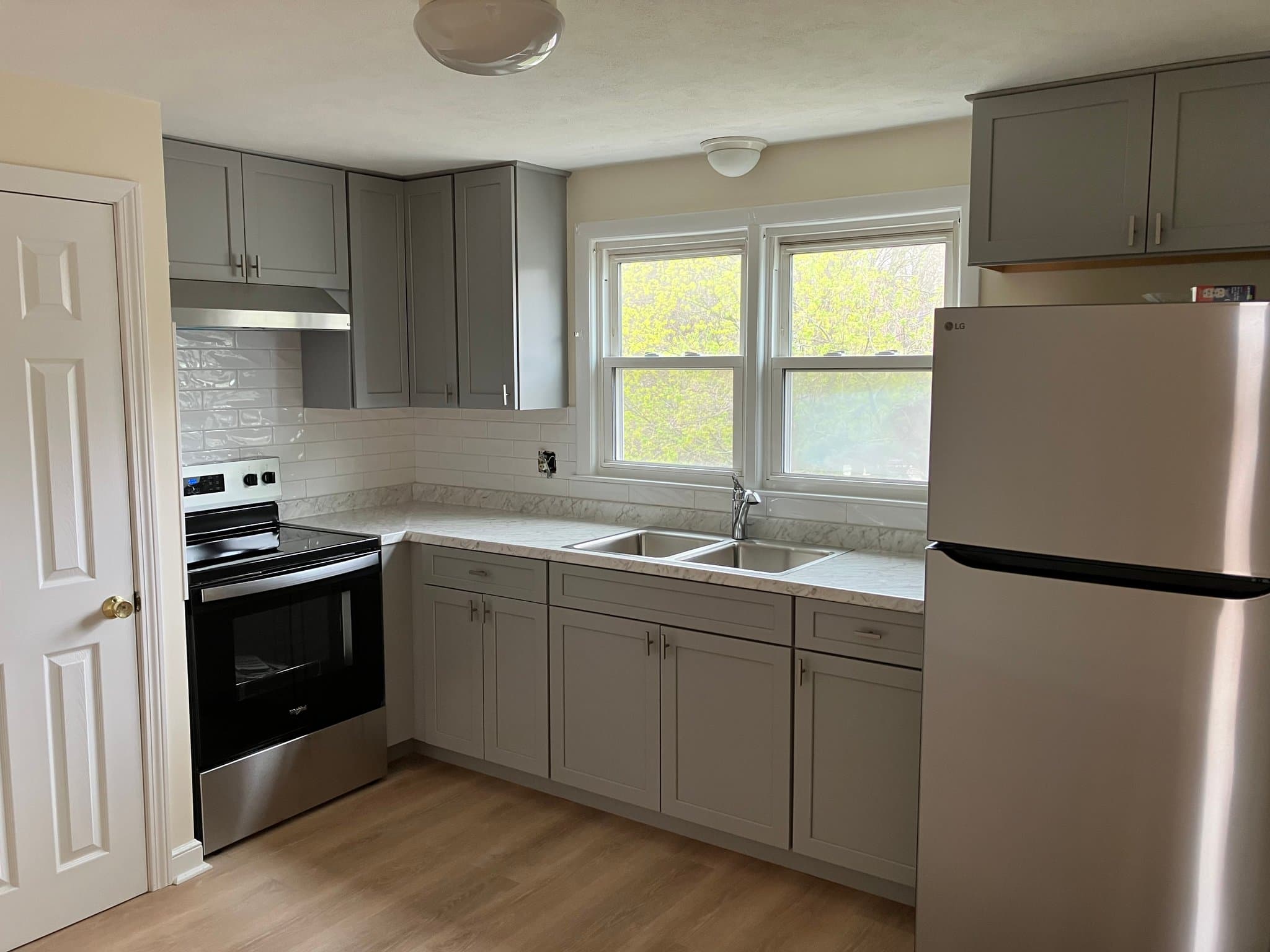 Milford Apartment: 15 Kellett Dr Unit 9