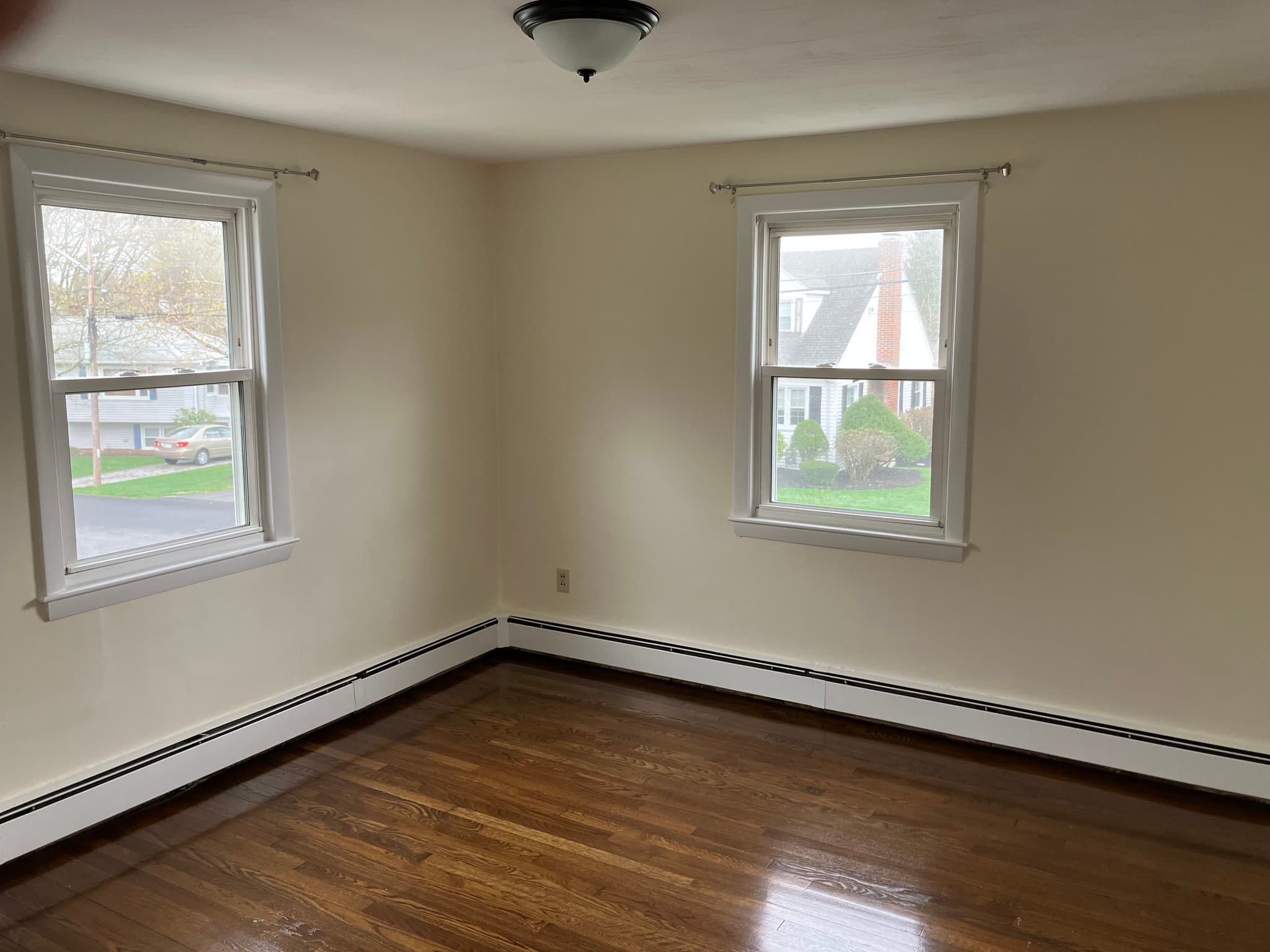Milford Apartment: 15 Kellett Dr Unit 9