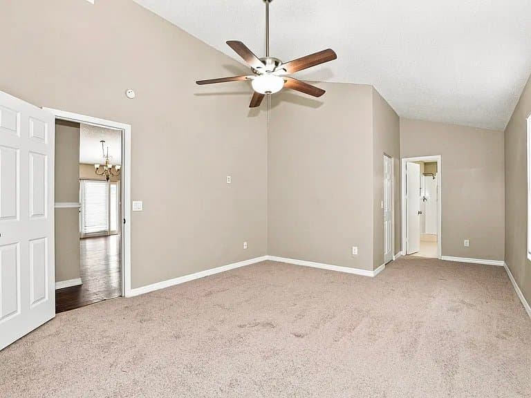 Apopka House: 526 Conure St