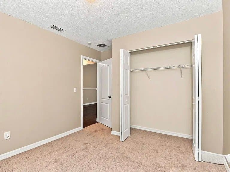 Apopka House: 526 Conure St