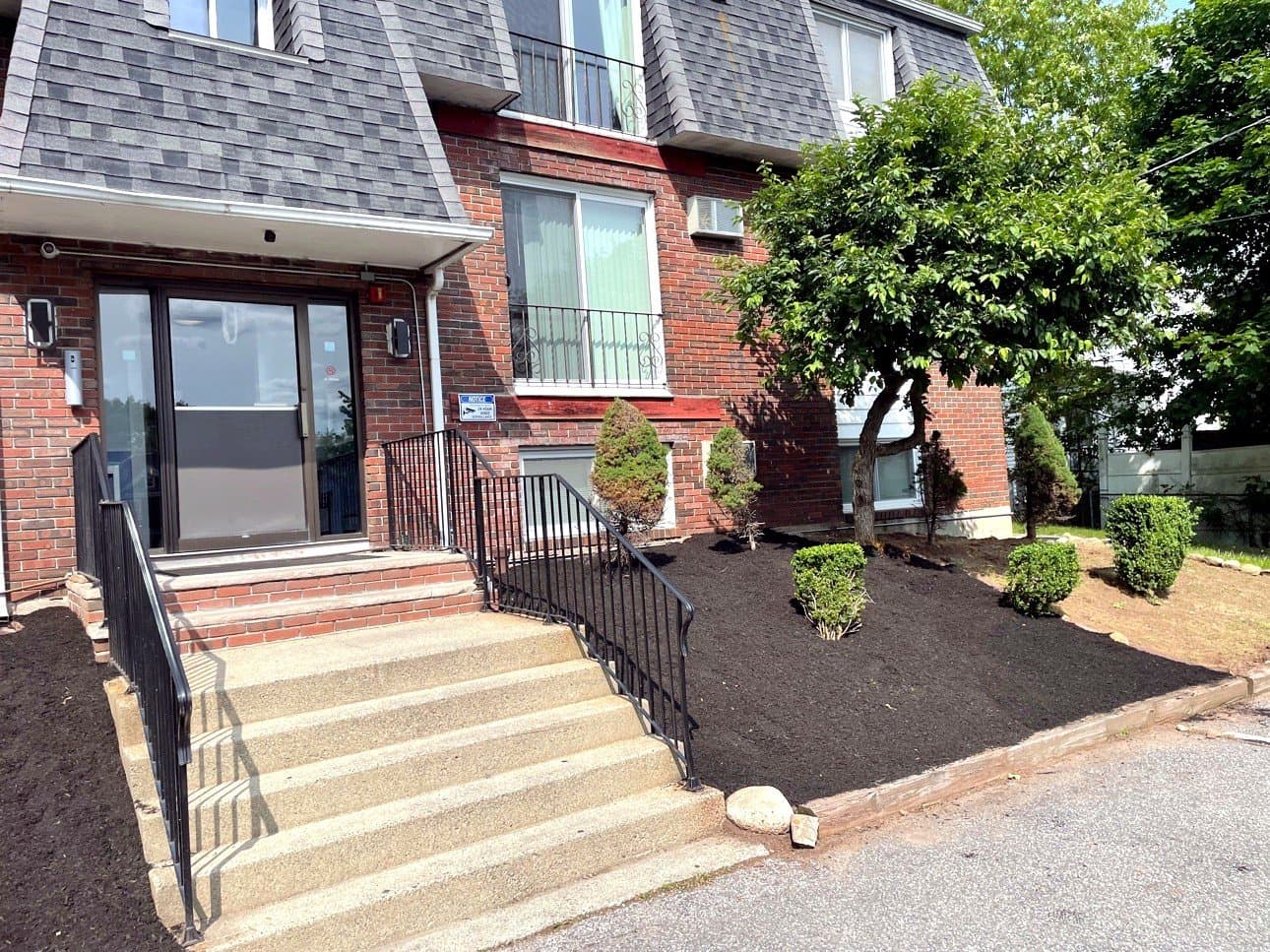 Lowell Apartment: 215 Mammoth Rd