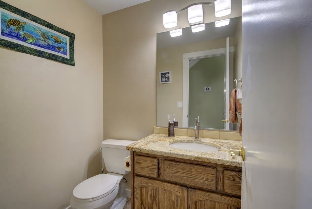 Vancouver House: 1705 SE 171st Pl