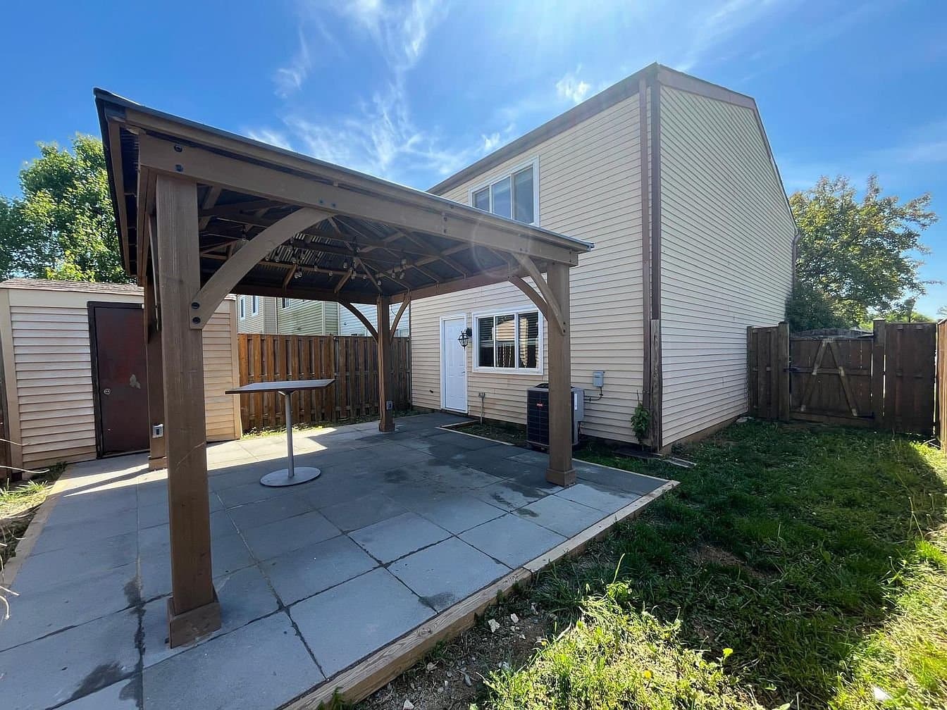 Frederick Townhome: 6712 Fallow Hill Ct