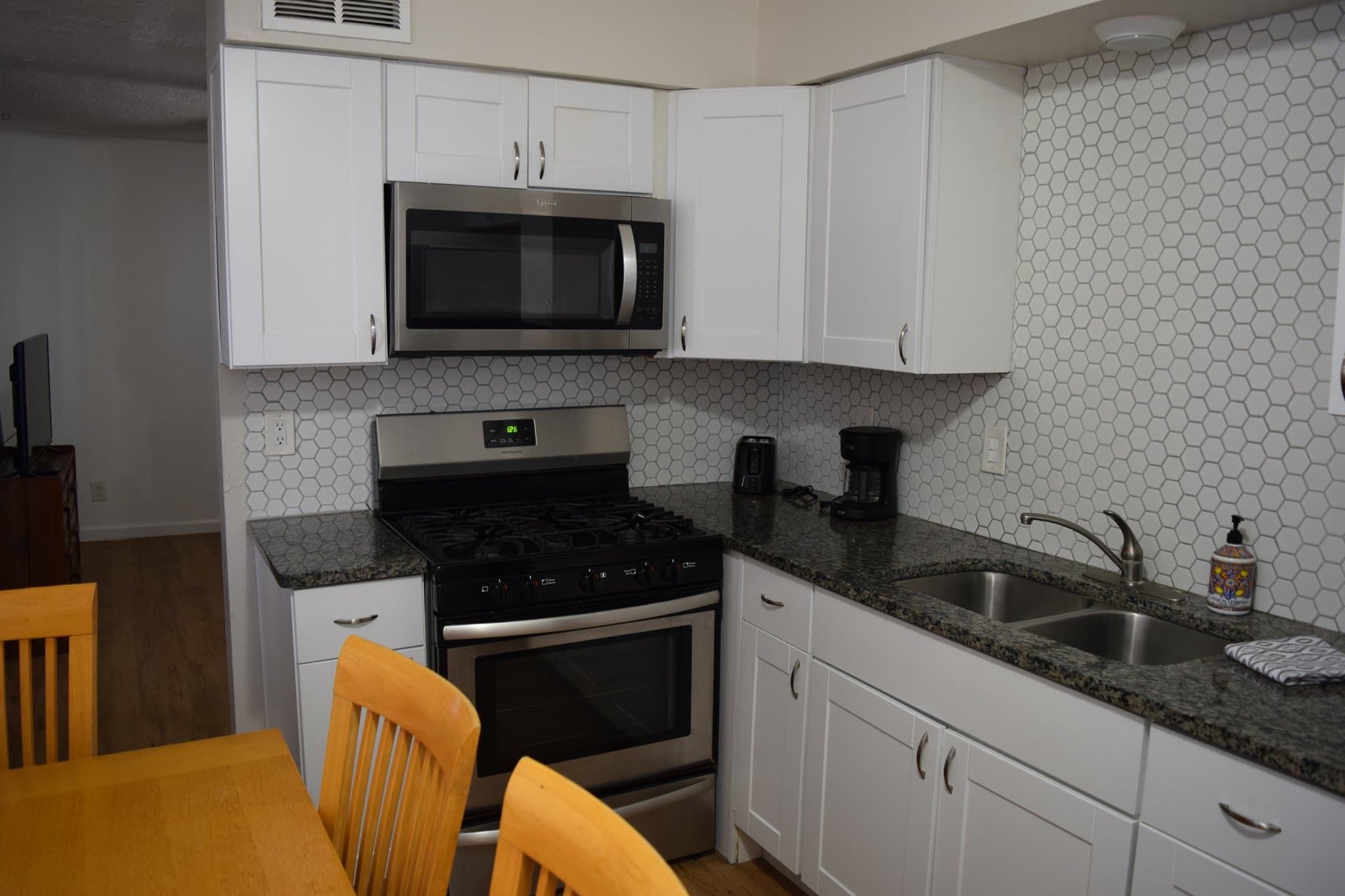 Albuquerque Apartment: 1804 Buena Vista Dr SE