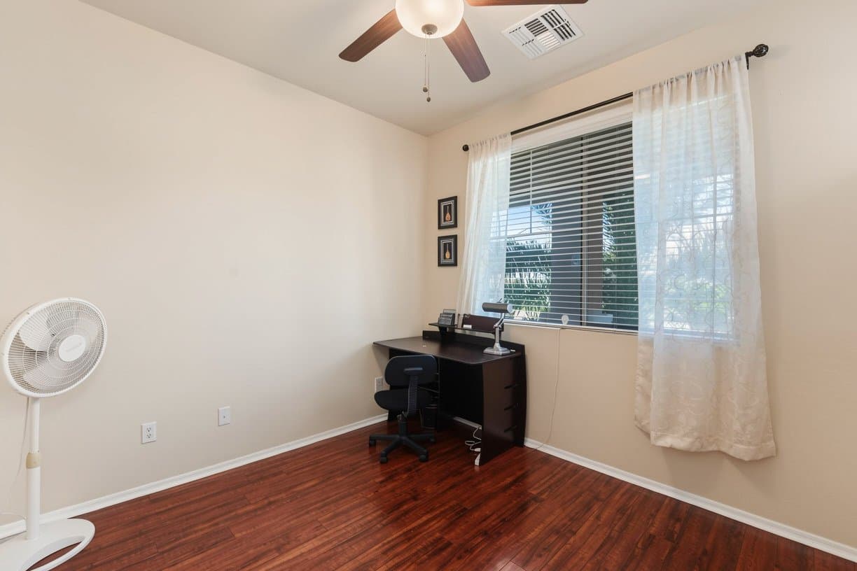 Chandler House: 121 W Hackberry Dr
