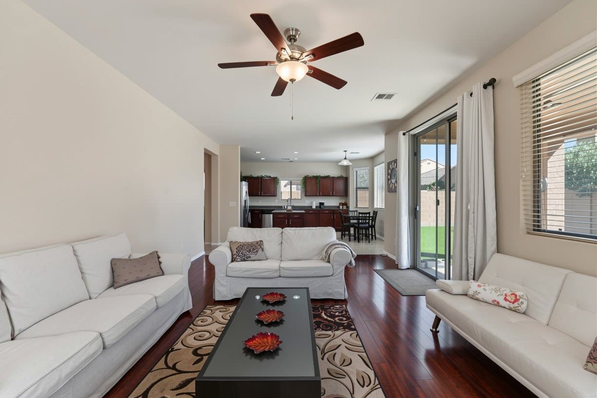 Chandler House: 121 W Hackberry Dr