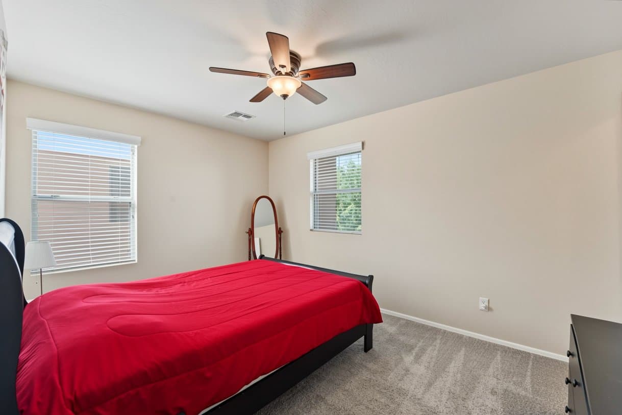 Chandler House: 121 W Hackberry Dr