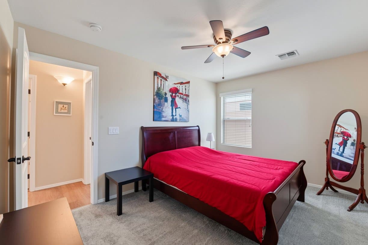 Chandler House: 121 W Hackberry Dr