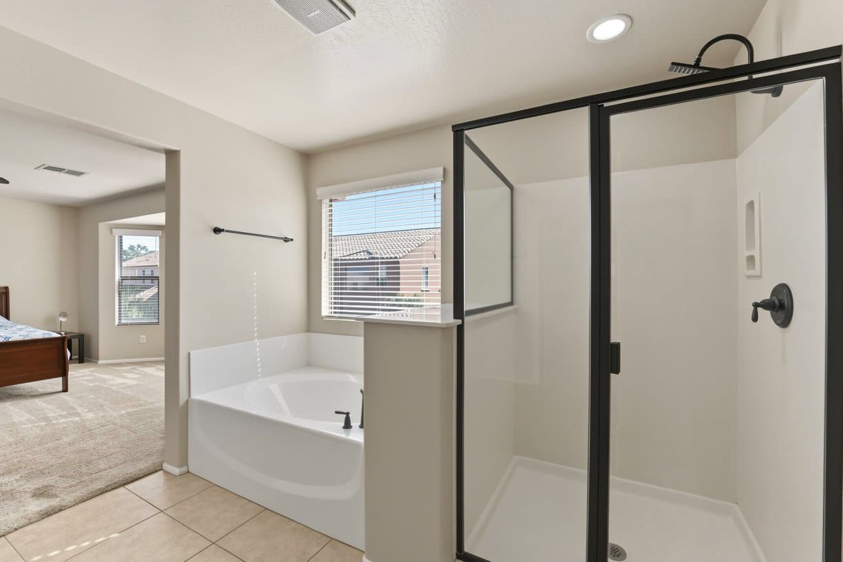 Chandler House: 121 W Hackberry Dr