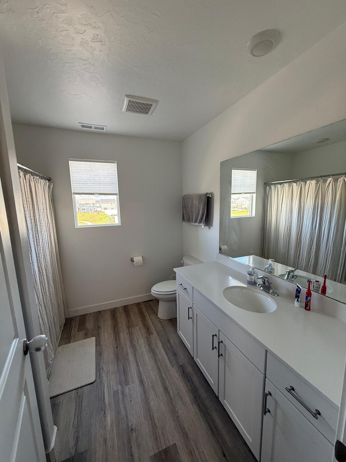 Saratoga Springs House: 594 N Trident Dr