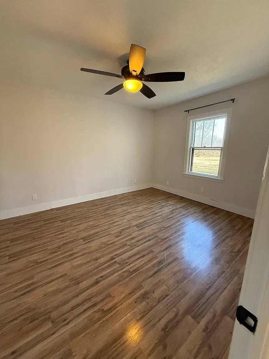 Murfreesboro House: 1504 Harrison Rd