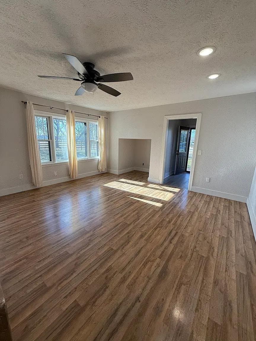 Murfreesboro House: 1504 Harrison Rd