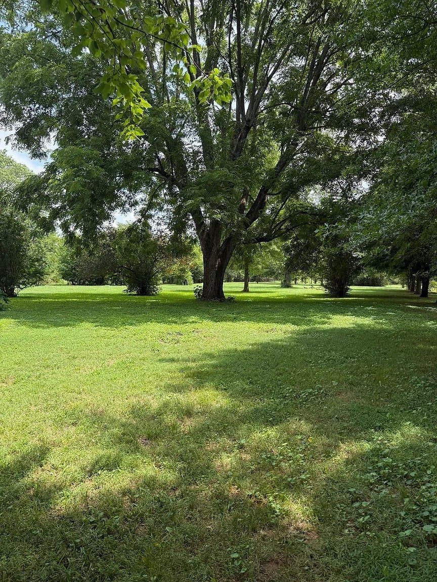 Murfreesboro House: 1504 Harrison Rd