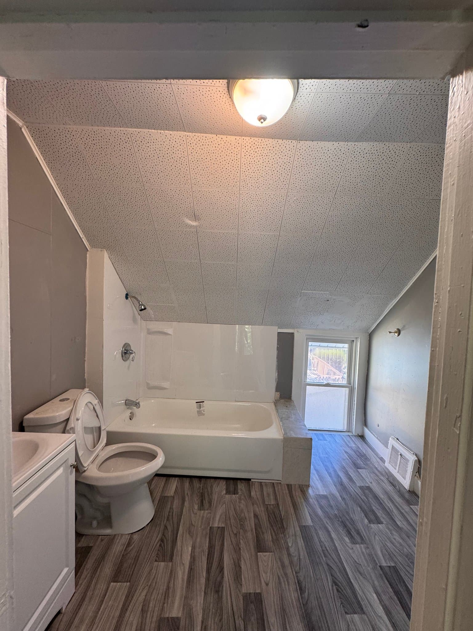 Cleveland Multiplex: 10810 Shale Ave