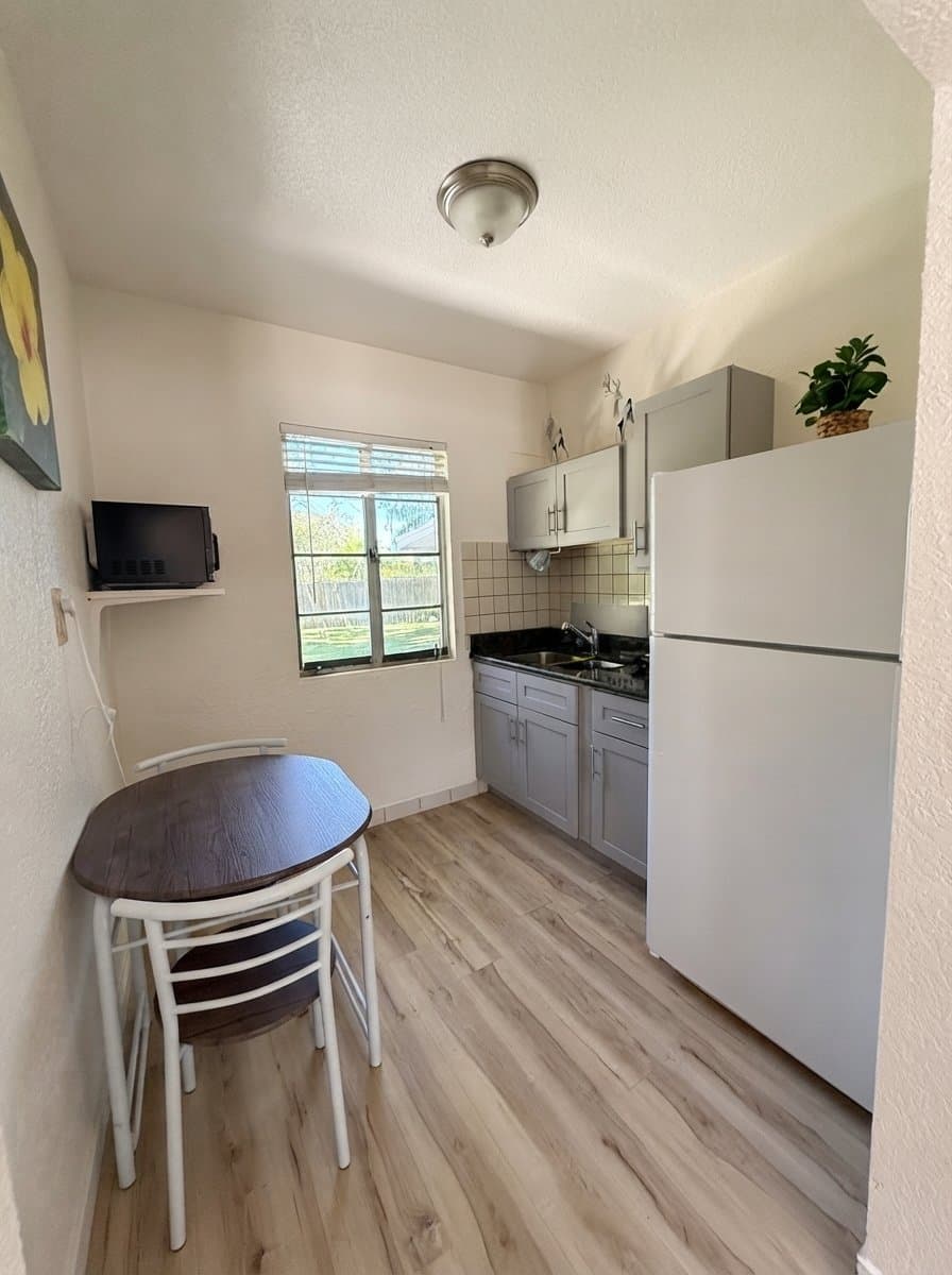 Safety Harbor Apartment: 3110 Philippe Pkwy