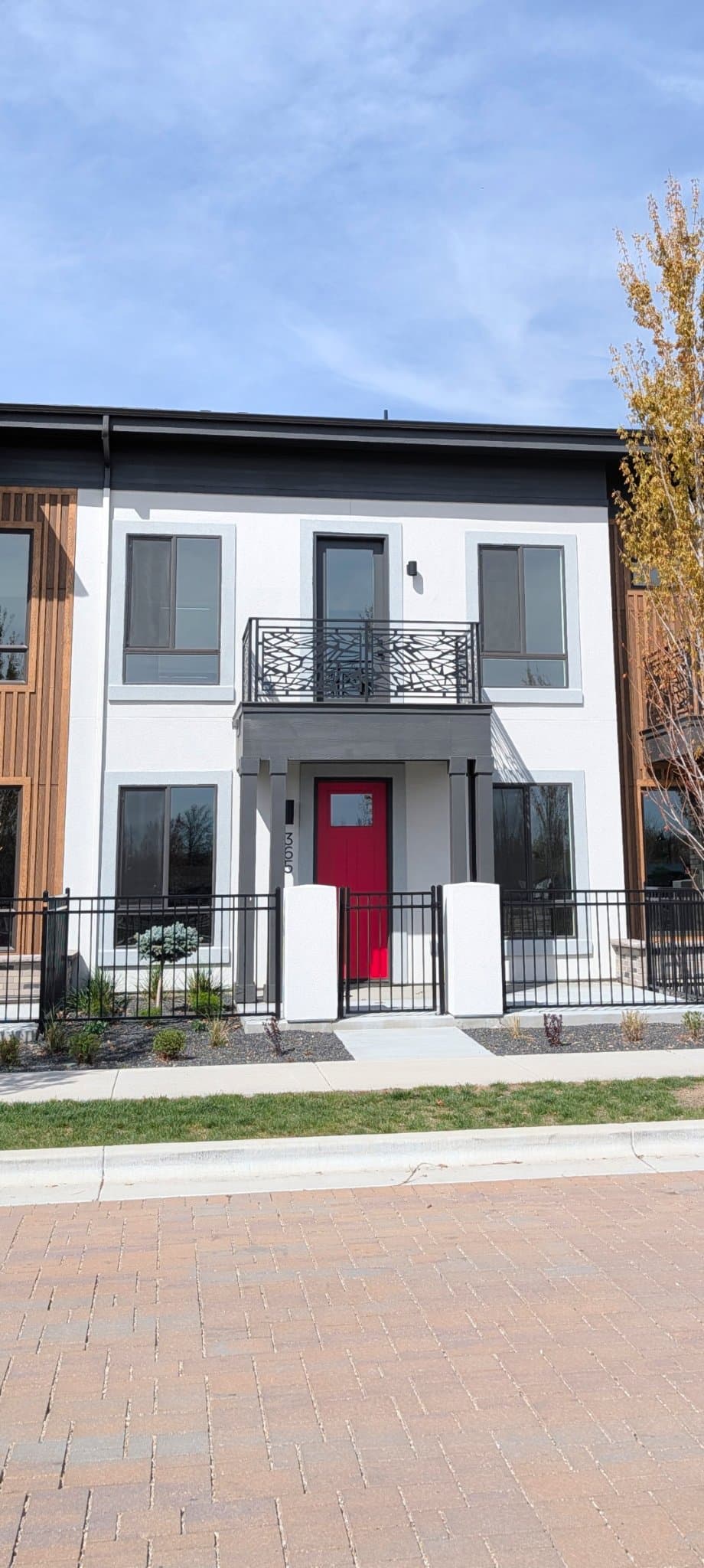 Eagle Townhome: 365 E Lombard Ln
