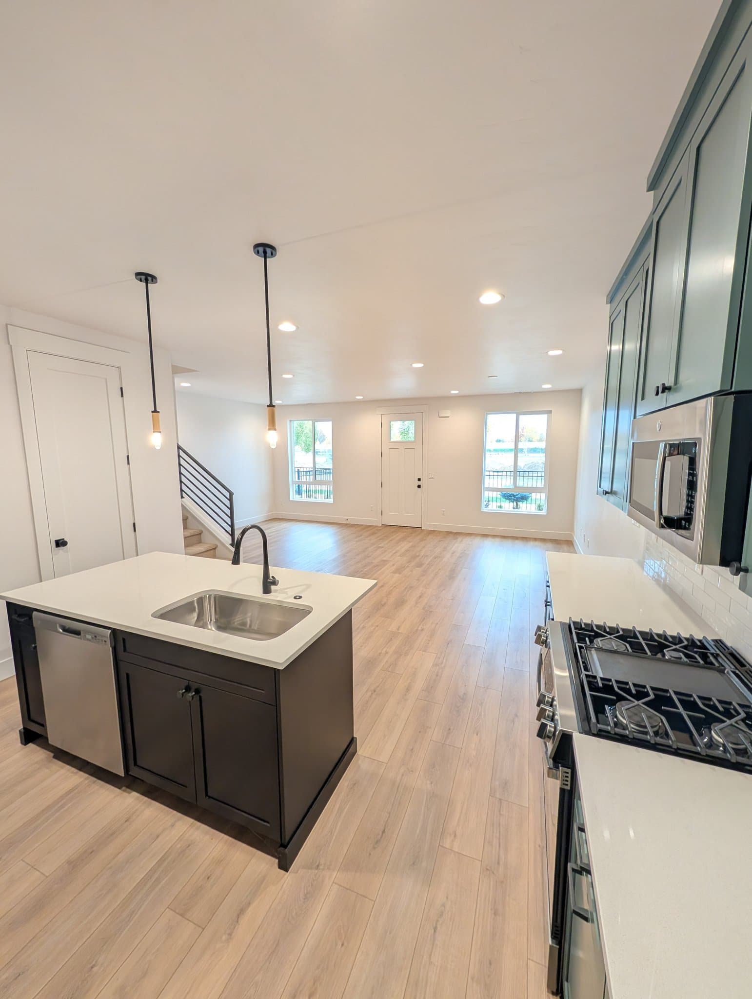Eagle Townhome: 365 E Lombard Ln