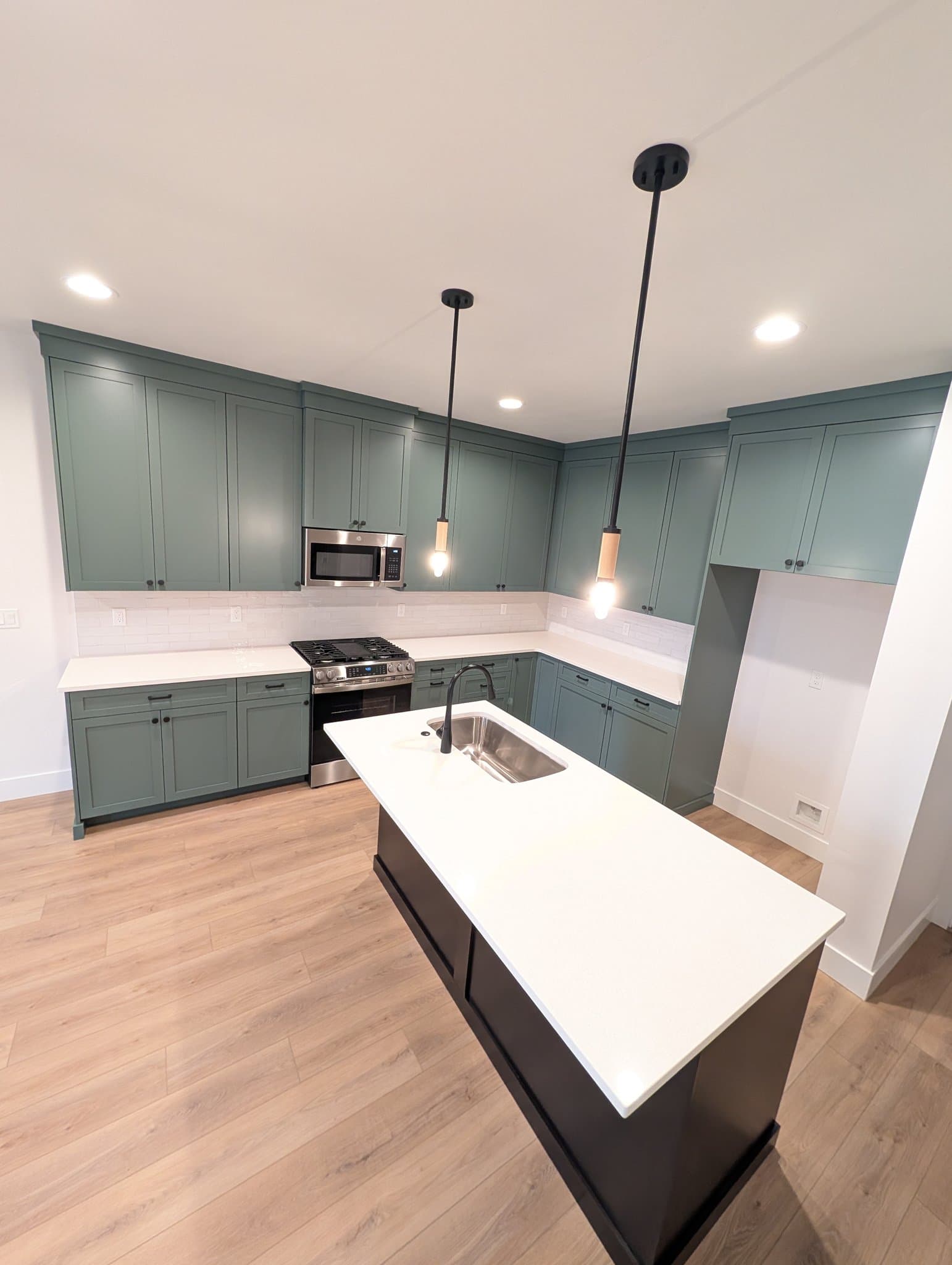 Eagle Townhome: 365 E Lombard Ln