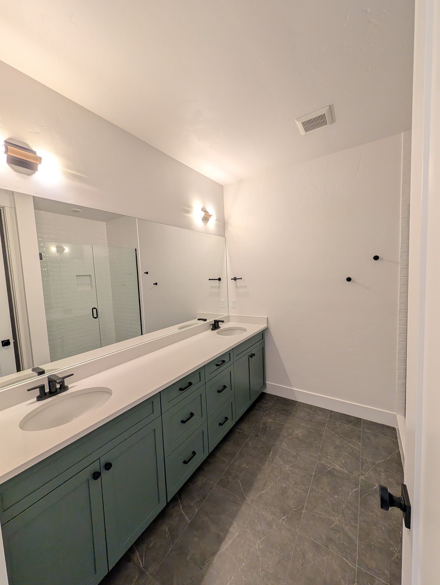 Eagle Townhome: 365 E Lombard Ln