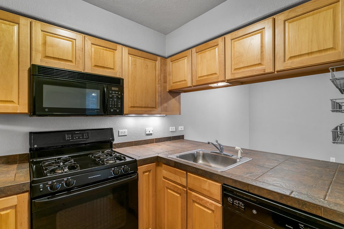 Boulder Condo: 947 Laramie Blvd