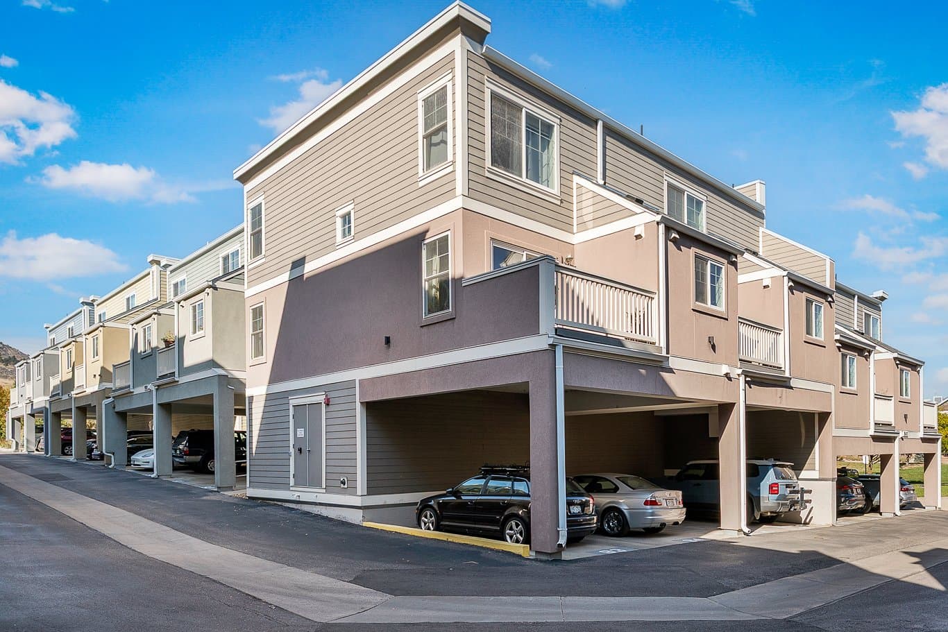 Boulder Condo: 947 Laramie Blvd