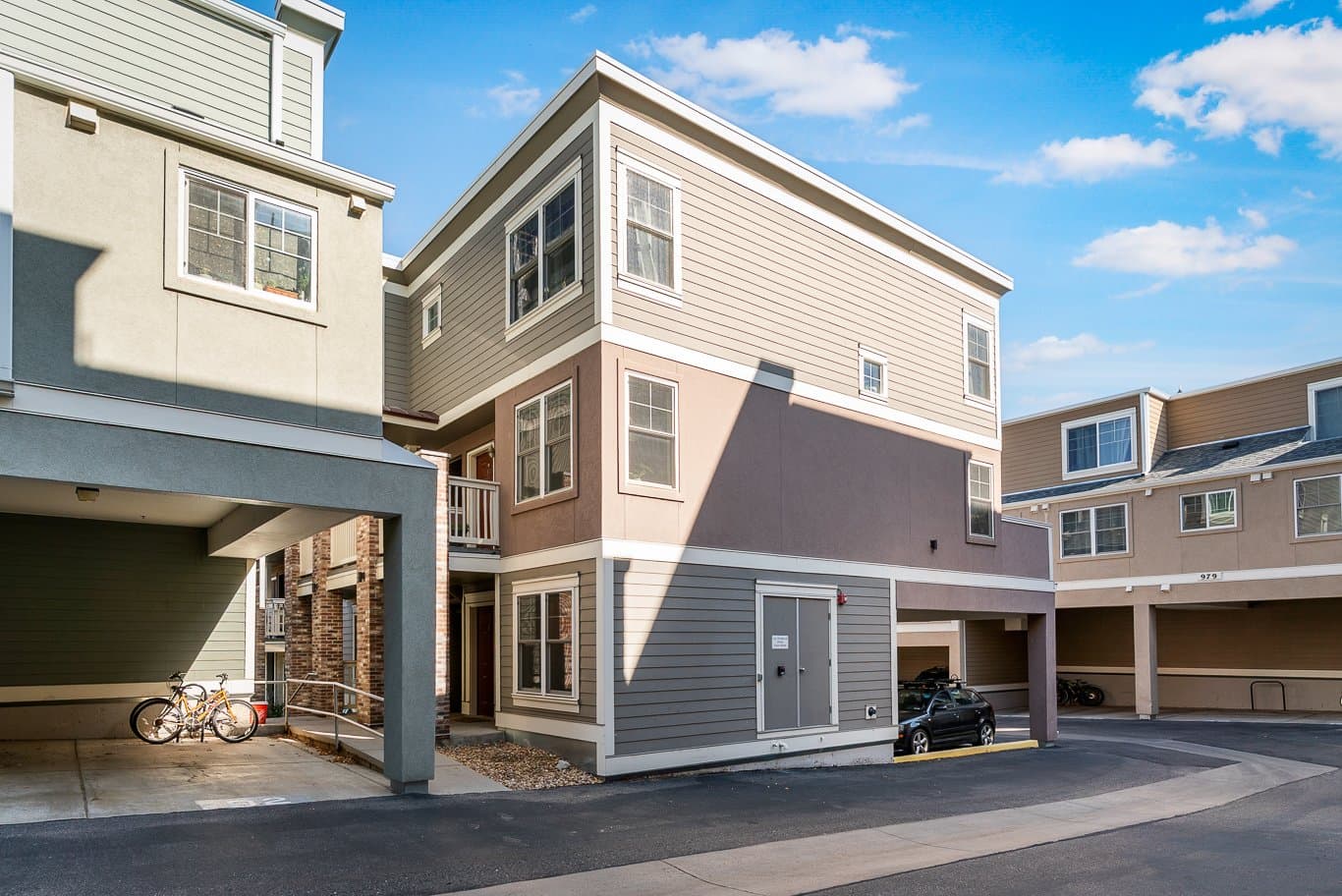 Boulder Condo: 947 Laramie Blvd