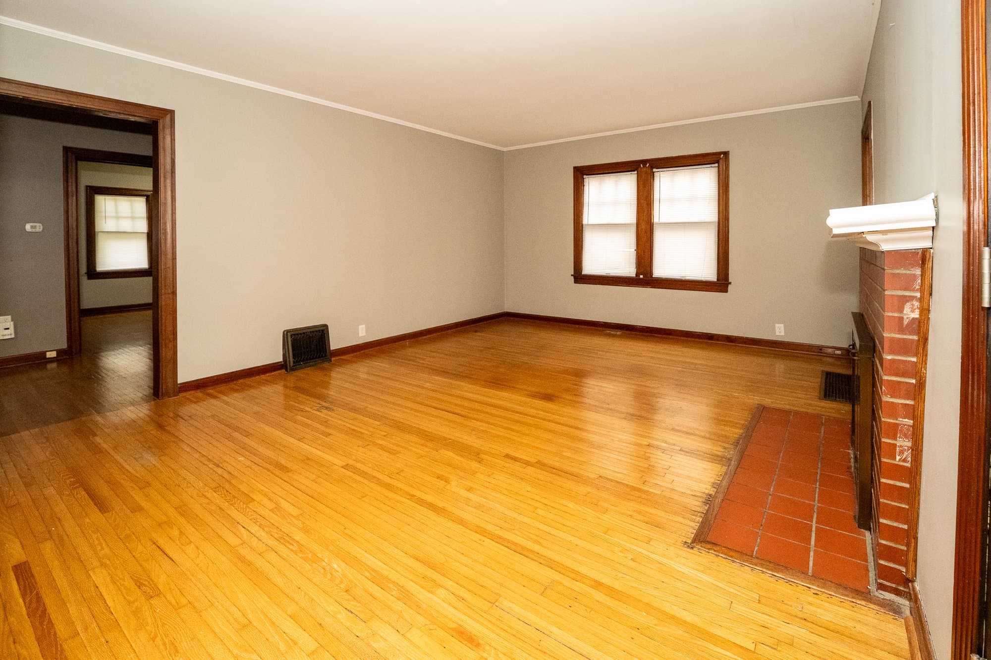 Evansville House: 104 S Weinbach Ave