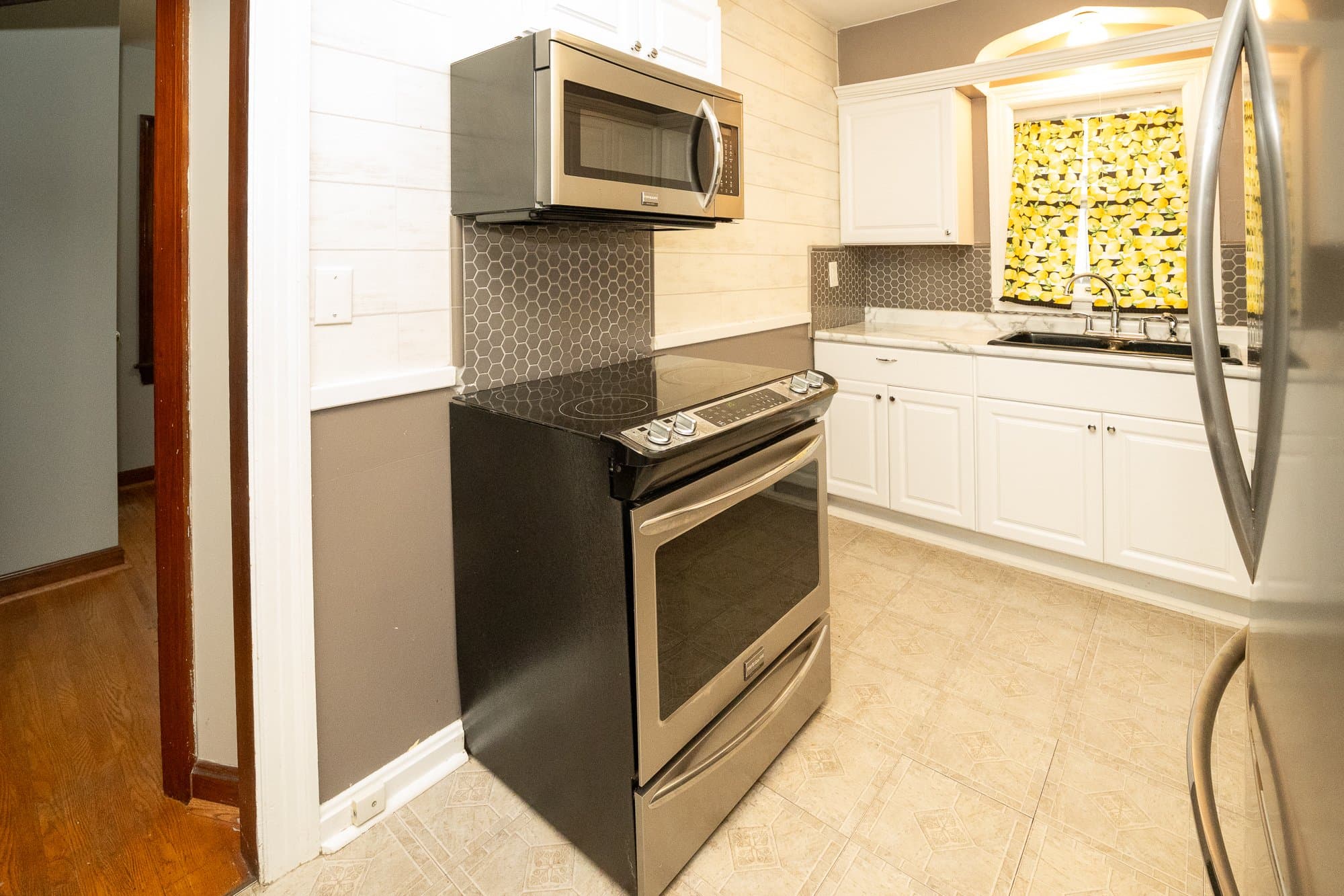 Evansville House: 104 S Weinbach Ave