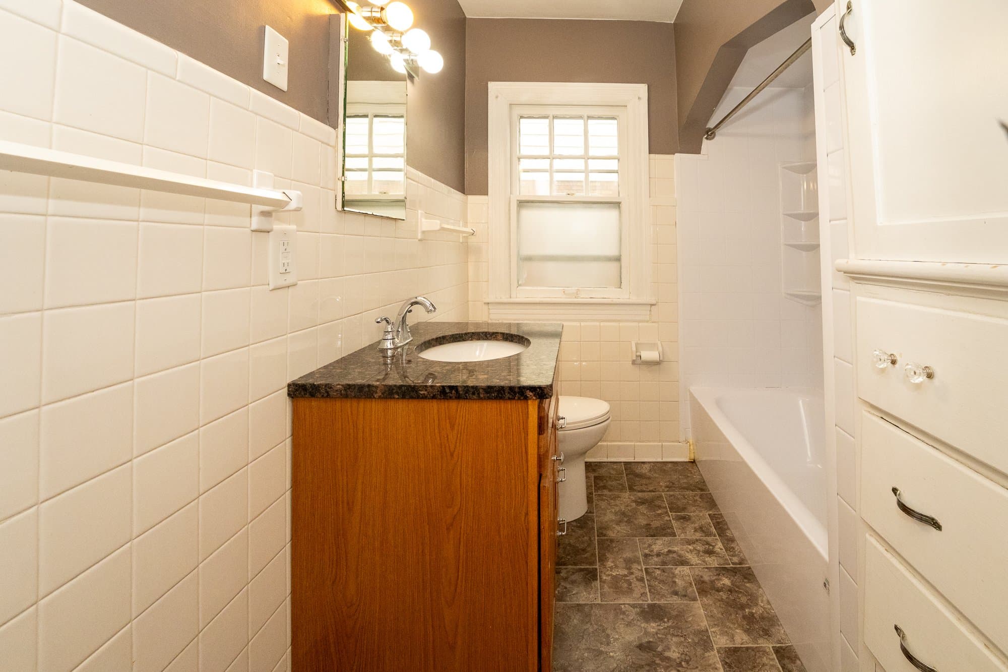 Evansville House: 104 S Weinbach Ave