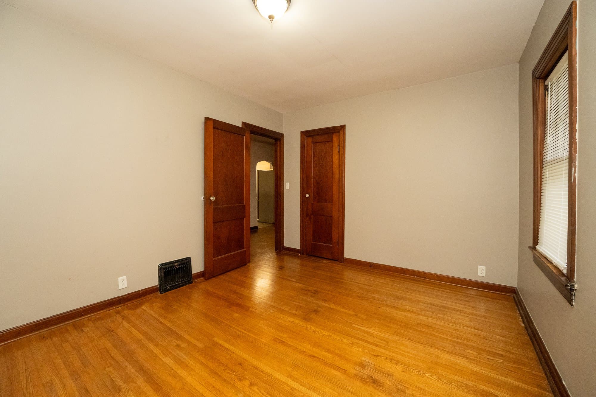 Evansville House: 104 S Weinbach Ave