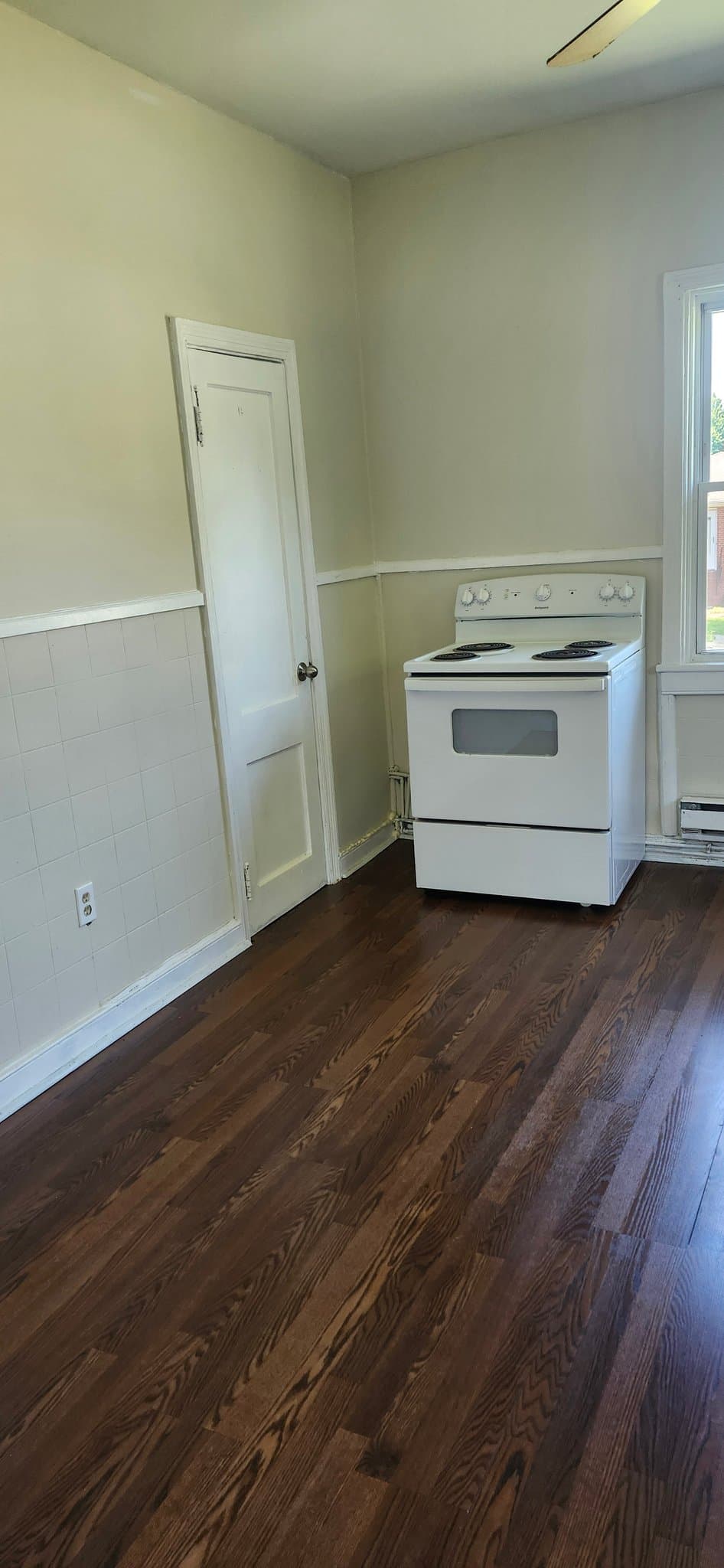 South Chesterfield Single Room: 20503 Southlawn Avenue
