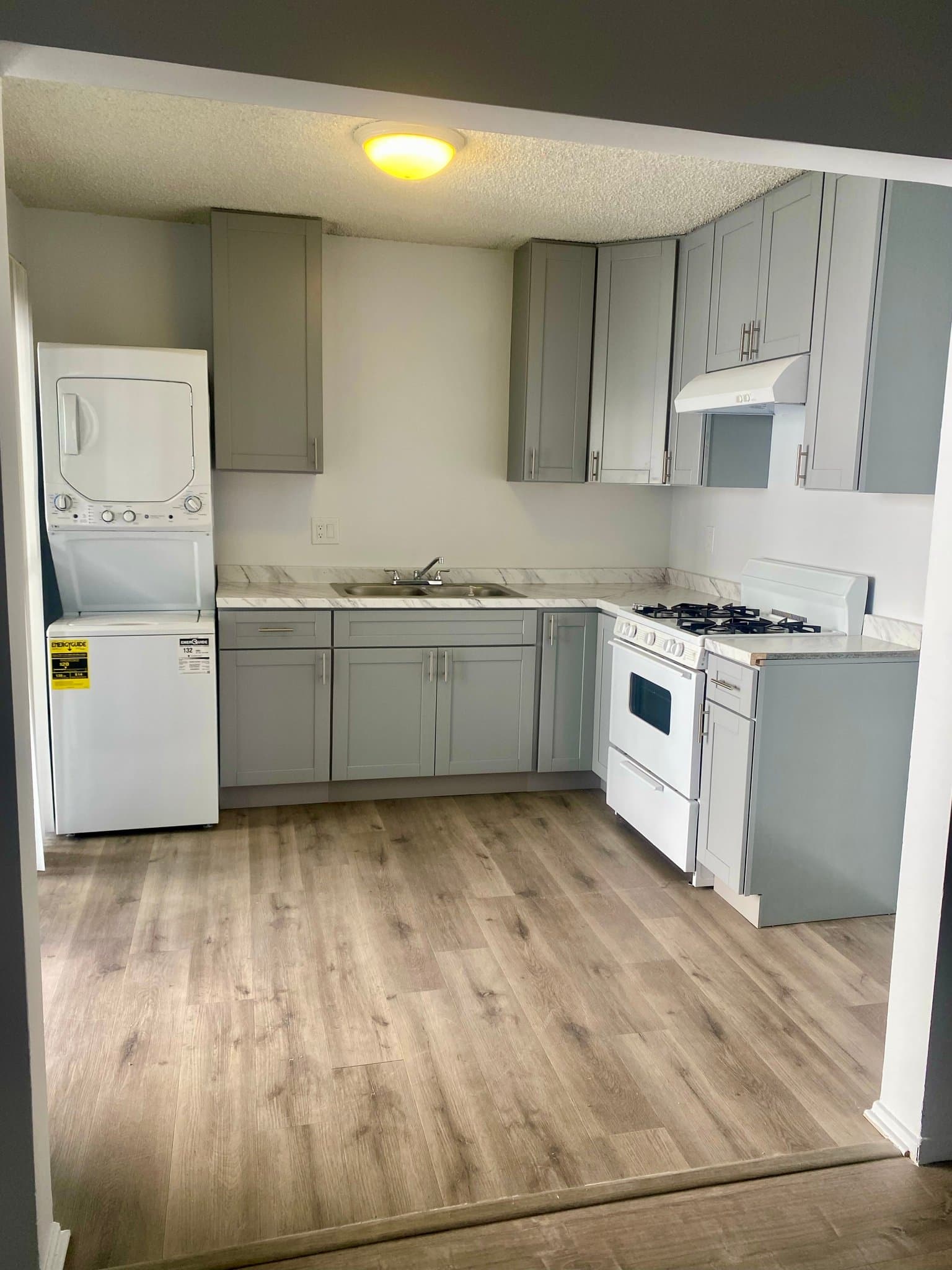 Inglewood Condo: 811 Austin Ave